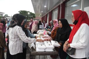 Bazar Ramadhan Kodim 0815/Mojokerto di KDKMP Seduri, Dorong UMKM Lokal Semakin Berdaya