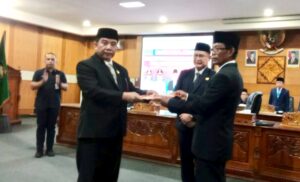 Sujarwo Resmi Dilantik sebagai PAW DPRD OKU