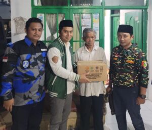 GP Ansor Jatim bersama GAMKI Jatim Silaturahmi dan Berbagi Kerumah Keluarga Alm. Riyanto Pahlawan Kemanusiaan
