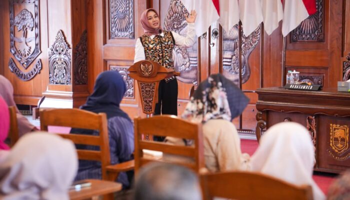 Wali Kota Mojokerto Ingatkan UMKM Jangan Tergiur Pinjol, Akses KUR Harus Jadi Pilihan