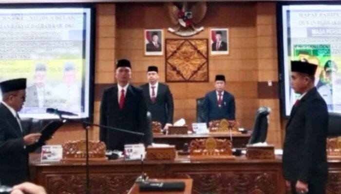 Dadang Wijaya Resmi Diambil Sumpah Jabatan Anggota DPRD OKU, Gantikan Umi Hartati