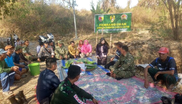 Pembangunan Jembatan Beton Perintis Garuda di Payungrejo Diawali Doa Bersama Bersama Warga