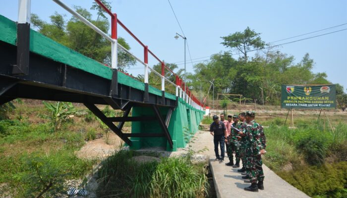 Tim Itdam V/Brawijaya Periksa Jembatan Beton Garuda di Jabontegal, Bagian dari Pengawasan 12 Jembatan di Mojokerto