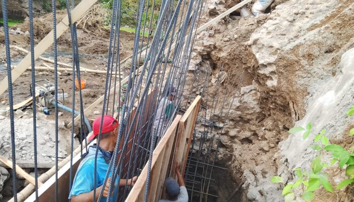 Pembangunan Jembatan Beton Garuda Tahap VII di Kembangringgit Terus Dikebut