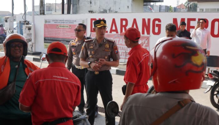 Polri Hadir untuk Masyarakat, Kapolres Mojokerto Kota Cek di Sejumlah SPBU