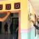 Bersihkan Mushola dan Salurkan Bantuan, Kodim 0815/Mojokerto dan FIF Group Hadirkan Manfaat bagi Masyarakat